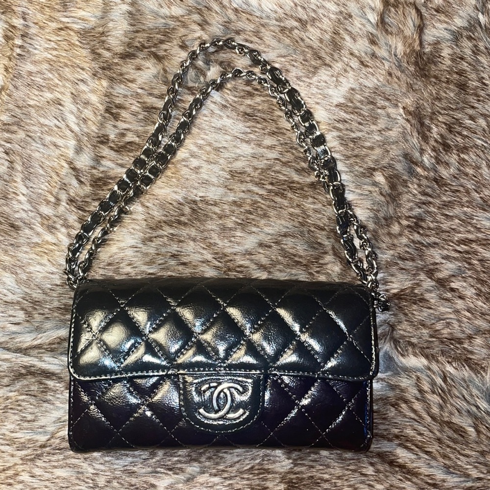 Chanel flapback Wallet.